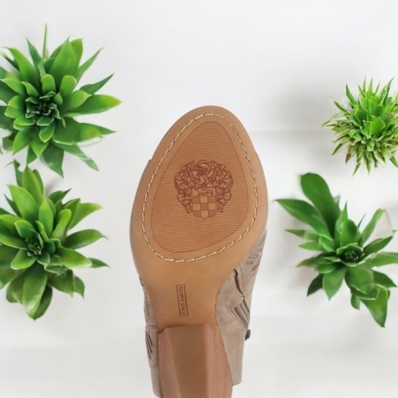 Vince Camuto Keannie Beige Laser Cutout Leather adjustable Block Heel Sandals - Picture 4 of 8